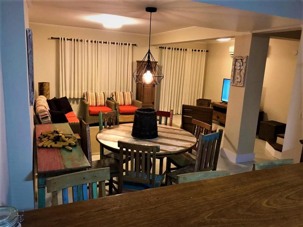  CASA EM CONDOMÍNIO COM VISTA PARA O MAR