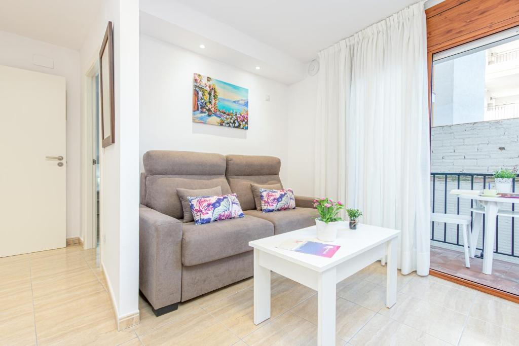 Posedenie v ubytovaní Apart-rent Apartament Av Rhode 1º 2009