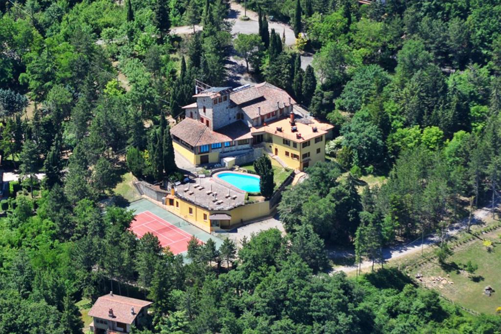 Bazén v ubytování La Torre Ai Mari nebo v jeho okolí