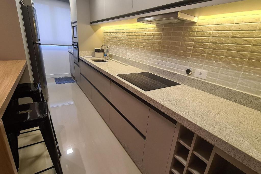  Apartamento Studio no último andar no CENTRO de FOZ com linda VISTA