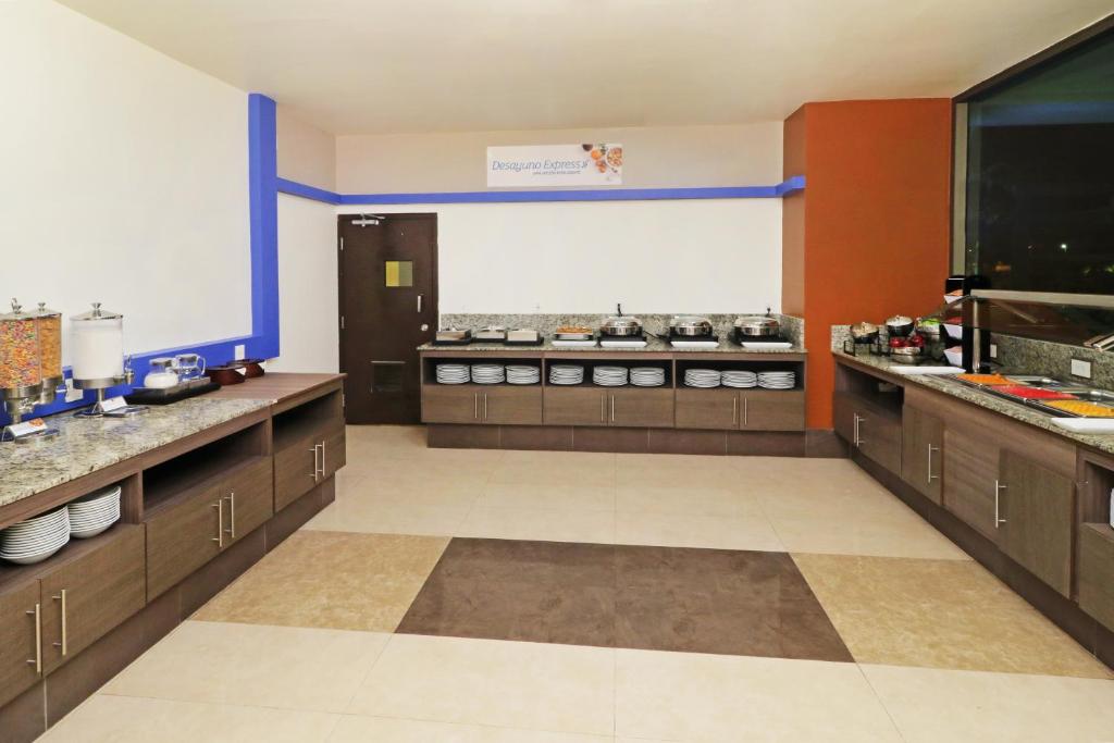 Kuchyň nebo kuchyňský kout v ubytování Holiday Inn Express - Tuxpan by IHG