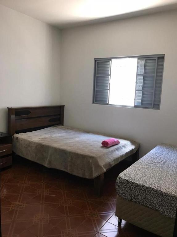  Casa com ótima localização em Brotas