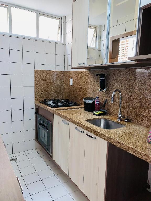 StayHere! Fique aqui! Apartamento 2/4 mobiliado no Costa Azul :-)