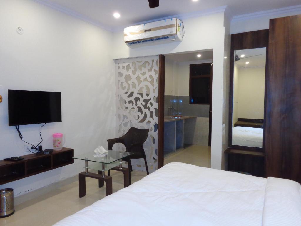 Rukmani Inn - Studio With Balcony