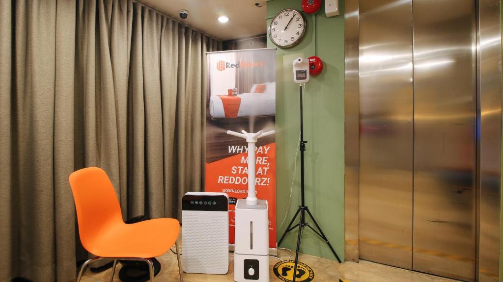 Fotografie z fotogalerie ubytování RedDoorz at Hotel Rosemarie v destinaci Manila