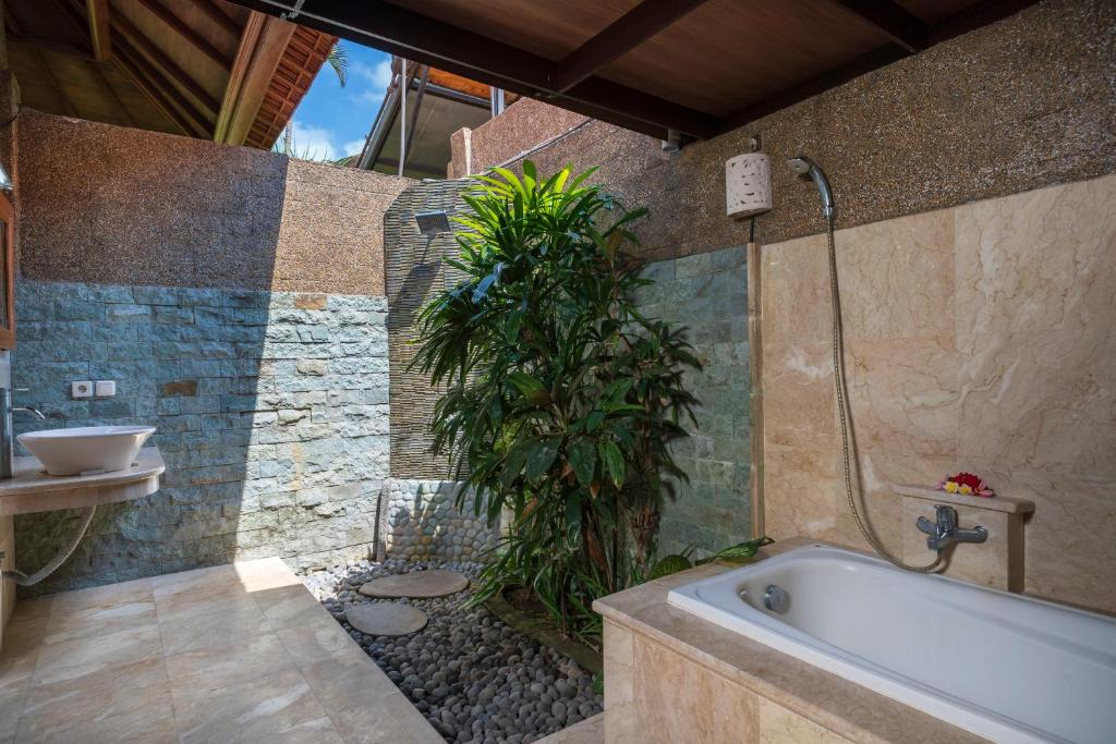 Three Brothers Bali Legian Bungalows & Villas - Deluxe Double Room