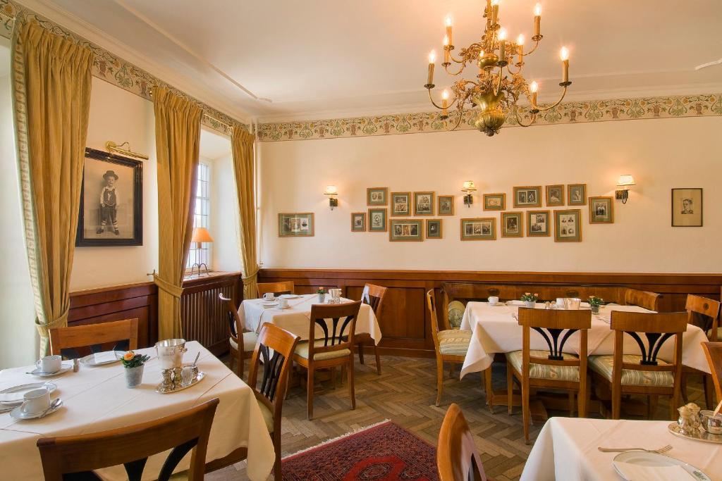 Restaurace v ubytování Hotel Gasthof Alte Post Holzkirchen