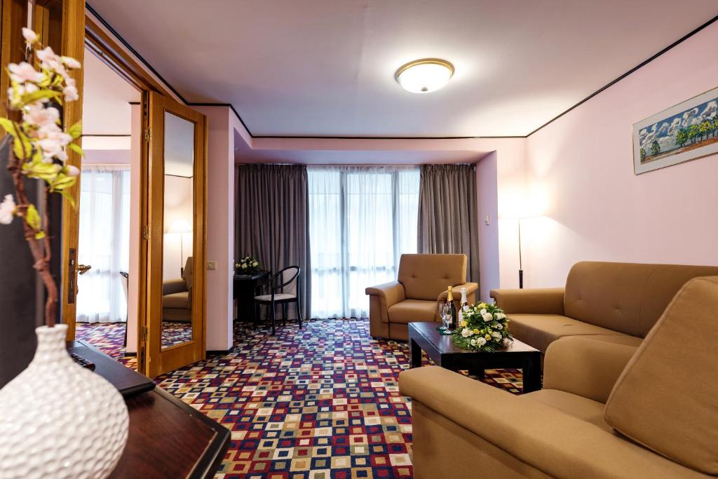 
Suite with Mountain View
