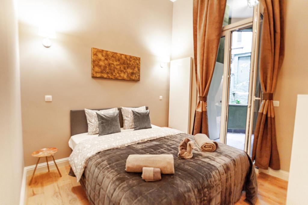 Luxury Suites Palace - Studio Apartment