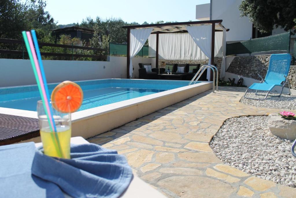 Bazén v ubytovaní Apartment Bo&Dy with Private Pool alebo v jeho blízkosti