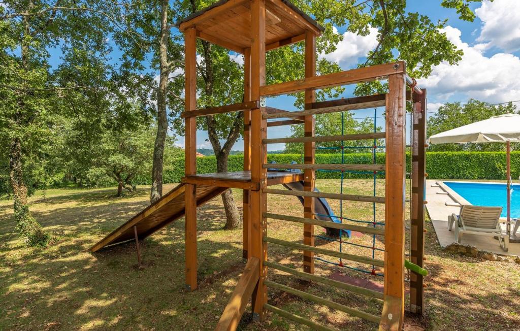 Bazén v ubytování Holiday Home Fragola nebo v jeho okolí
