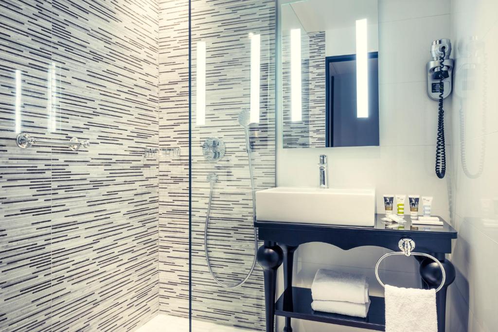 Mercure Paris Arc de Triomphe Wagram - Resim 19