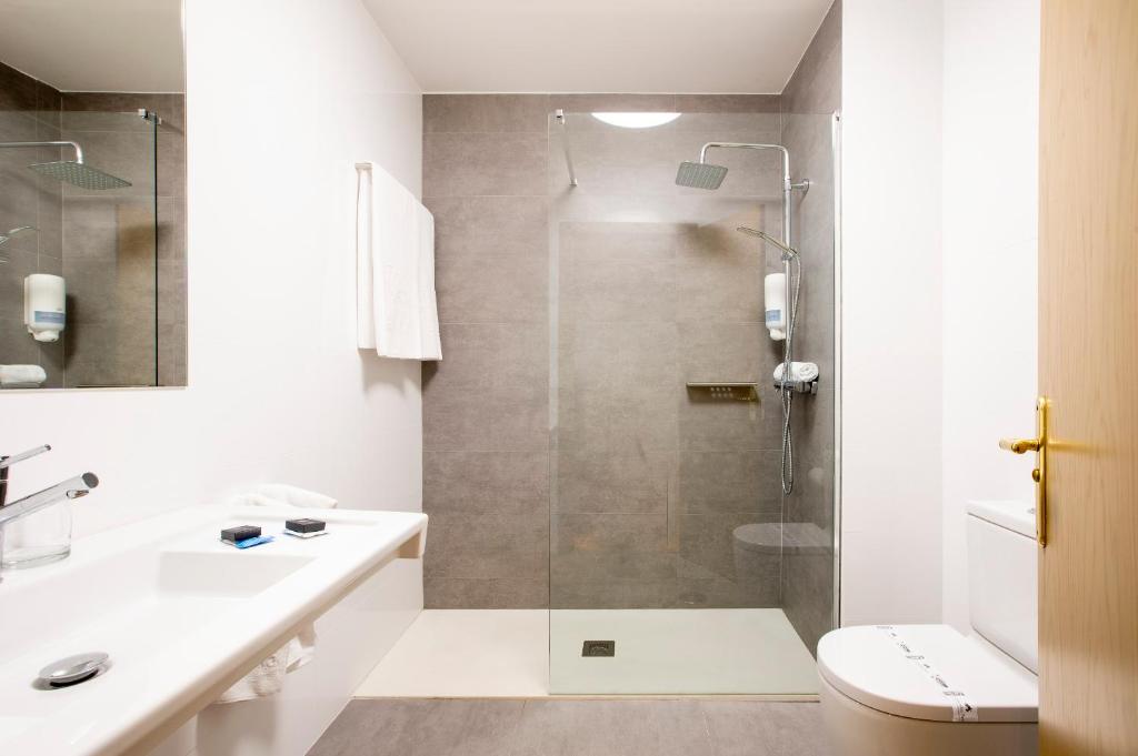 Koupelna v ubytování Hotel Urdanibia Park