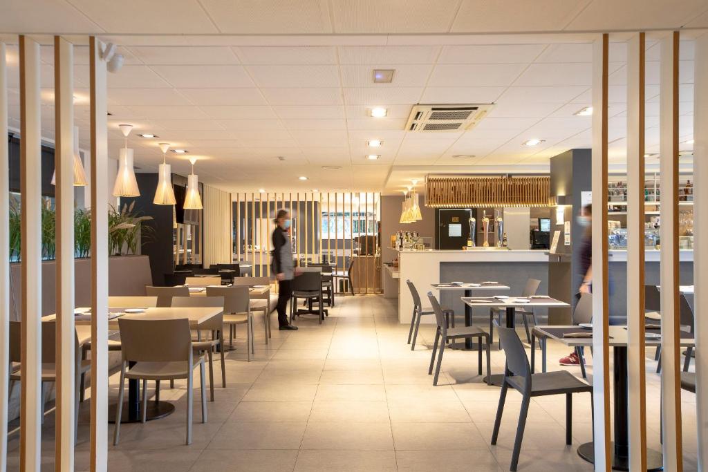 Restaurace v ubytování Hotel Urdanibia Park