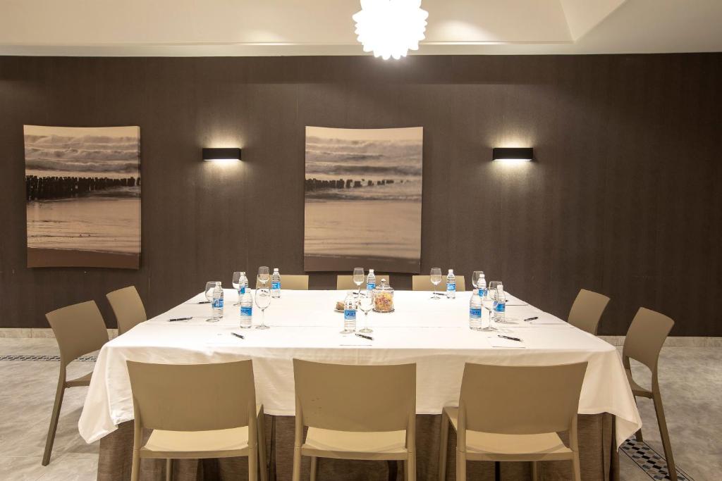 Posezení v ubytování Hotel Urdanibia Park