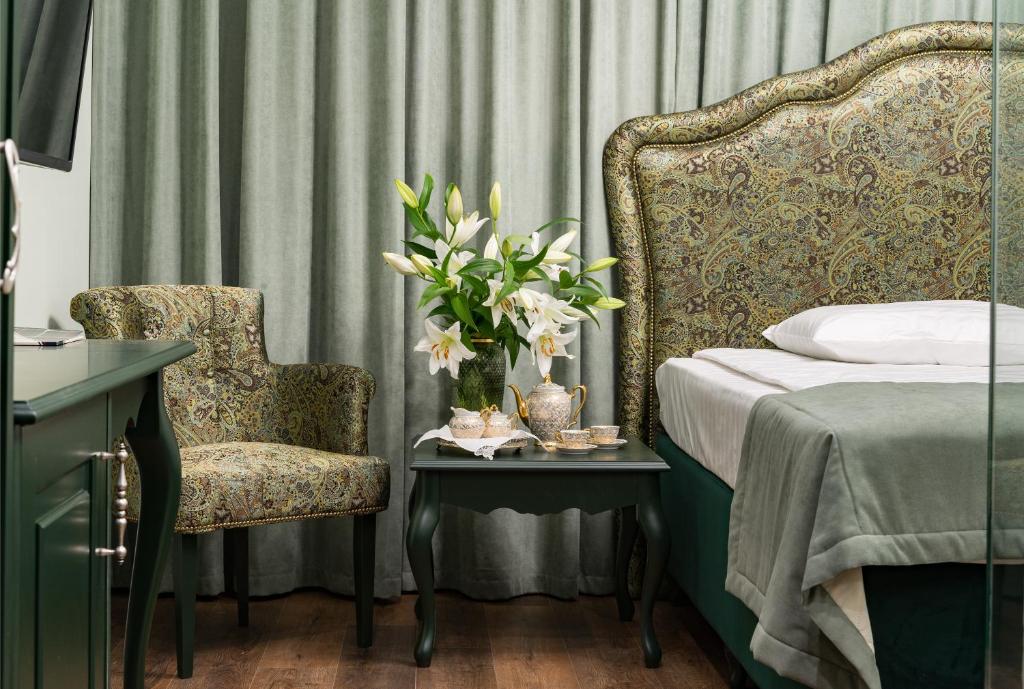 KENSINGTON HOTEL (Кенсингтон отель) - отзывы и видео