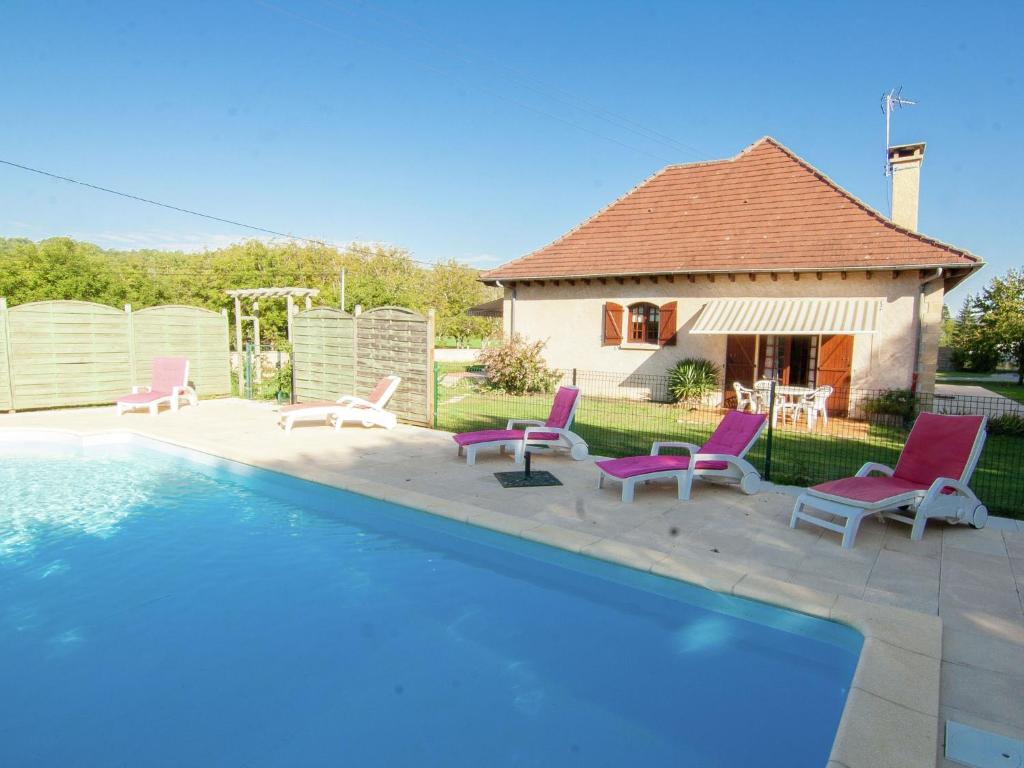 Sundlaugin á Beautiful holiday home with private pool eða í nágrenninu