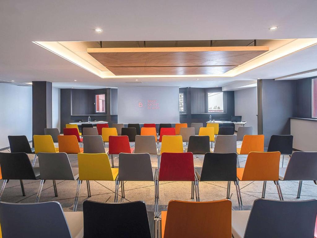 Posezení v ubytování Altezza - Arc 1800 Hotel & Spa - ex Mercure