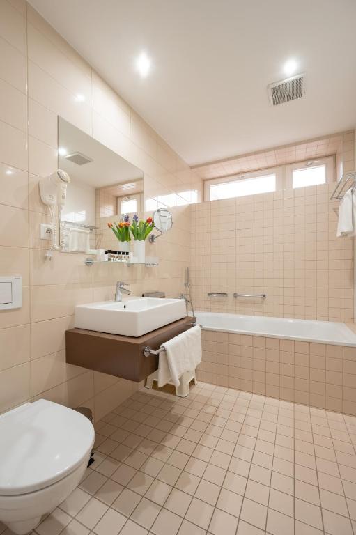 Koupelna v ubytování Hotel Vila Viola