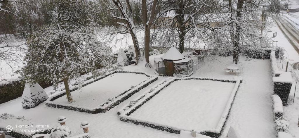 Le Manoir de la Bigotière v zimě