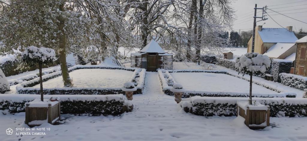 Le Manoir de la Bigotière v zimě
