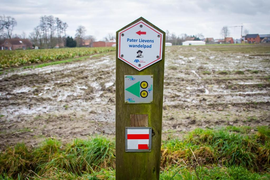 Certifikát, hodnocení, plakát nebo jiný dokument vystavený v ubytování Huis van de Koekuit