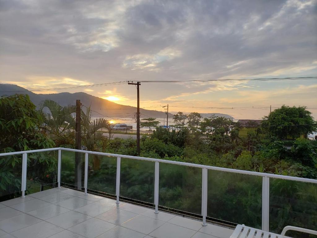  Casa com Wi-Fi e Terraço com Linda Vista para o Mar