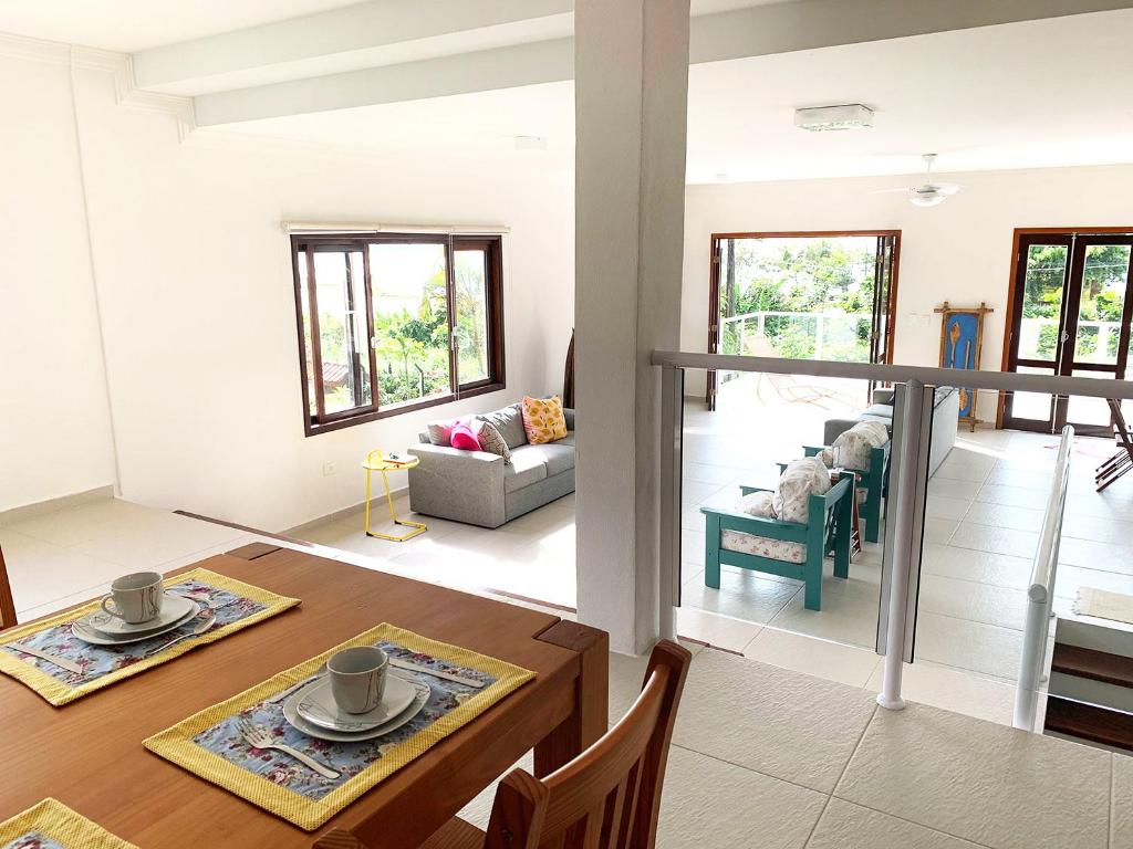  Casa com Wi-Fi e Terraço com Linda Vista para o Mar