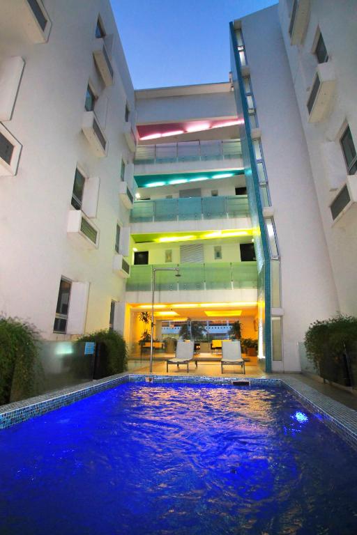 Bazén v ubytování Nu Hotel nebo v jeho okolí