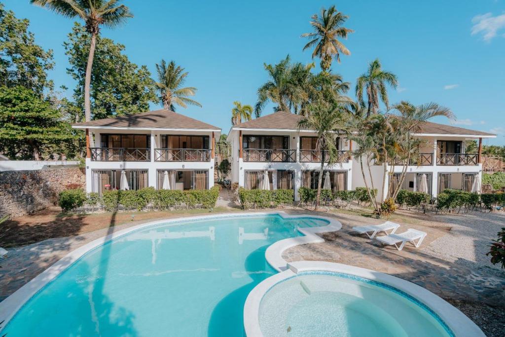 Bazén v ubytování Condo Hotel Playa Las Ballenas nebo v jeho okolí