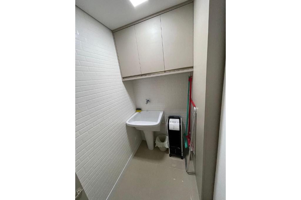  Apt novo no CENTRO de Foz com garagem e mobiliado