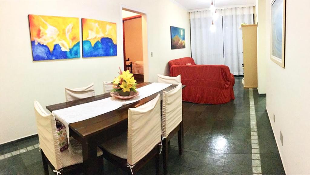  Apartamento com piscina e churrasqueira em Ubatuba