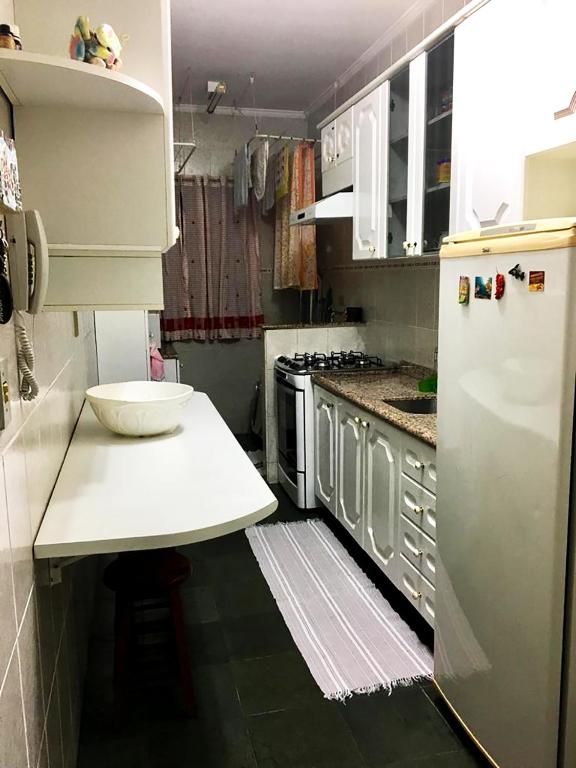  Apartamento com piscina e churrasqueira em Ubatuba
