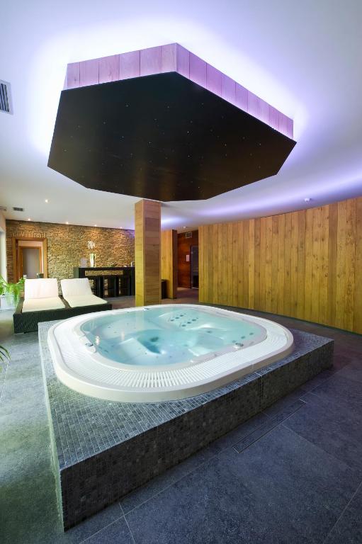 Fotografie z fotogalerie ubytování Hotel La Ferronniere v destinaci Bouillon
