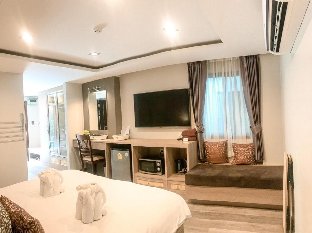Hotel De Sripoom -SHA Extra Plus - Deluxe Double Room With Bath