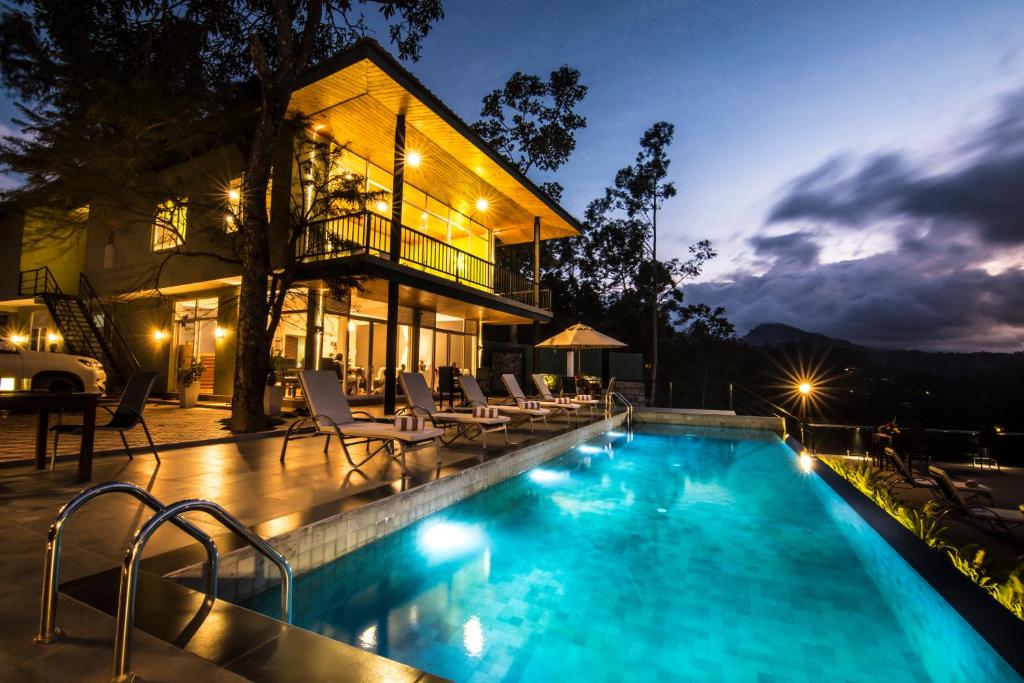 Bazén v ubytování Tip Top Boutique hotel nebo v jeho okolí