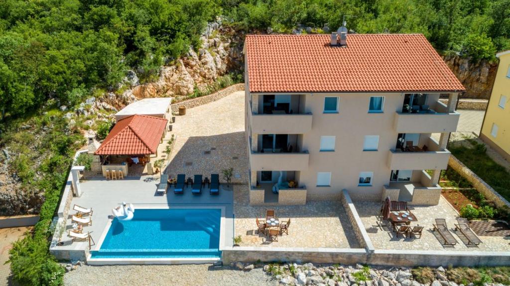 Bazén v ubytování Luxury Villa Allen with Pool nebo v jeho okolí