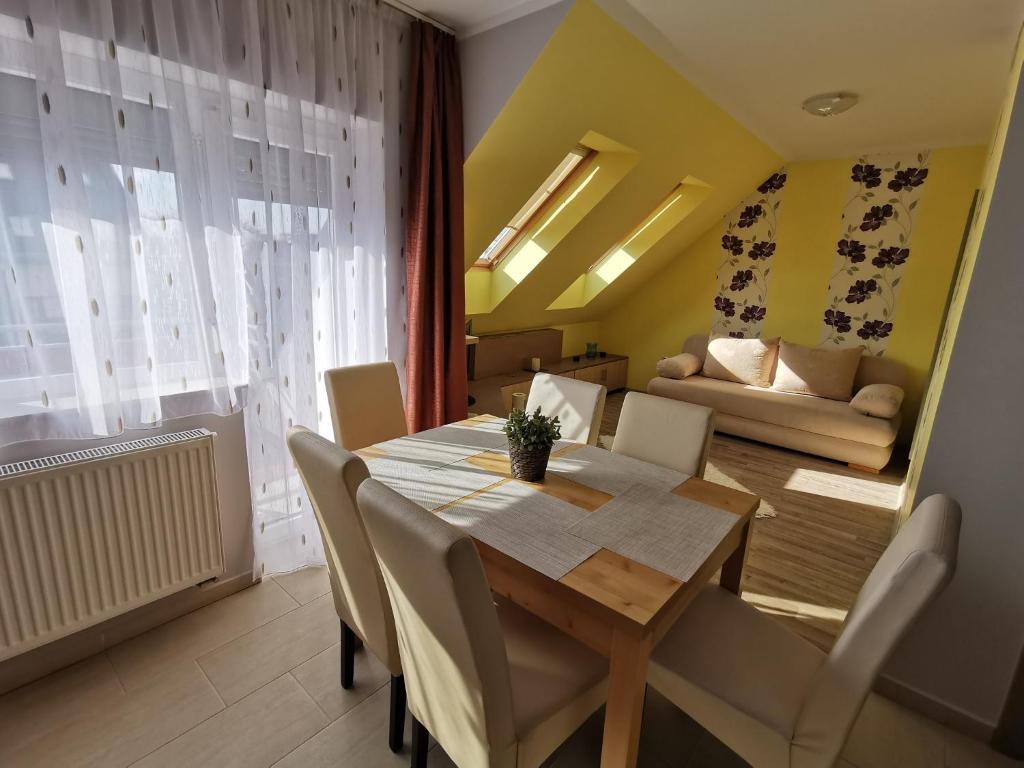Szabó Apartman 9600 Sárvár, Rákóczi Ferenc u. 37-39. kép - 1