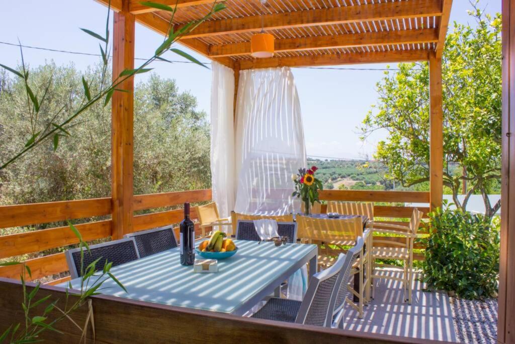 Balkón nebo terasa v ubytování 10 bedroom complex, with private pool, BBQ & ping pong!
