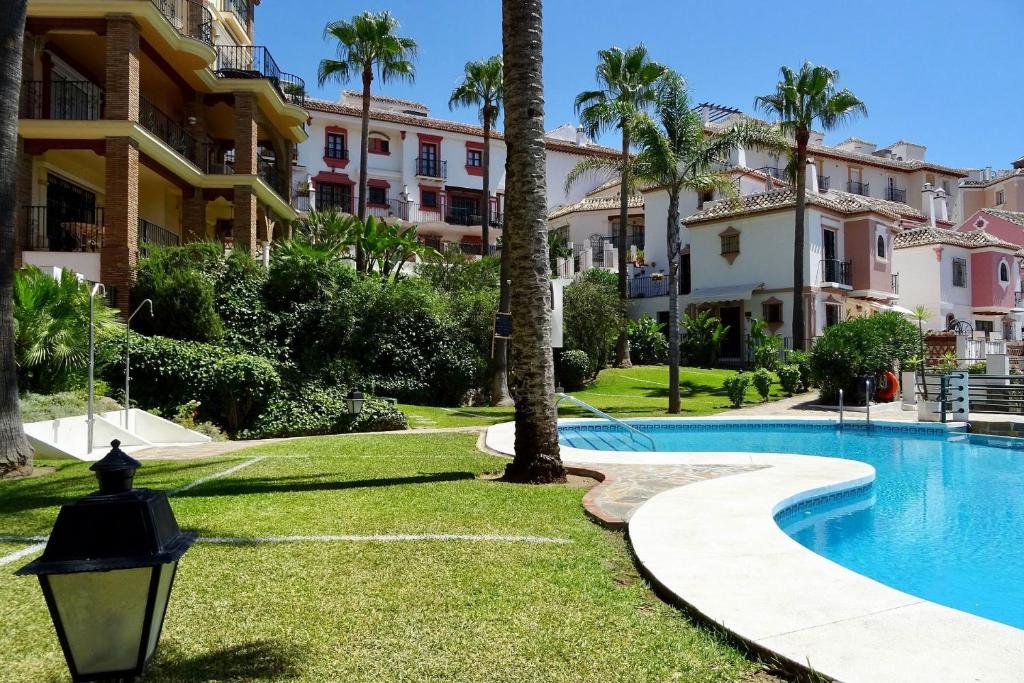 Puebla Aida Authentic Andalusian apartment with great views over golf and sea