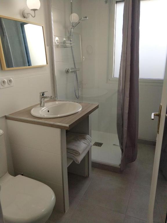 Domaine de Lesvaniel - One-Bedroom Apartment