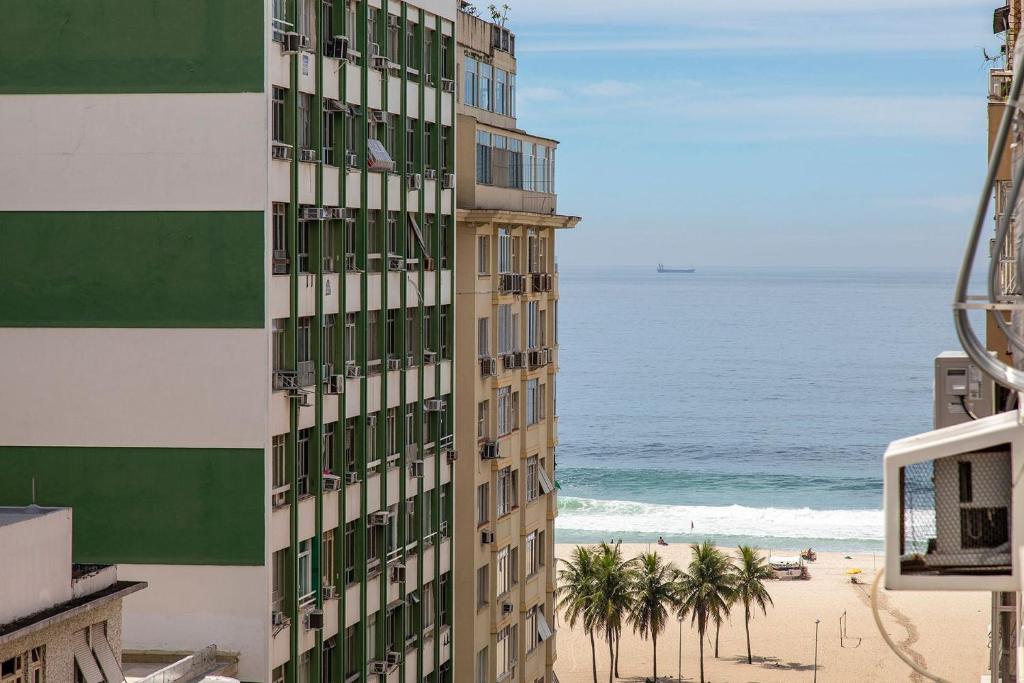  Studio com vista lateral para o mar para 4 pessoas em Copacabana!