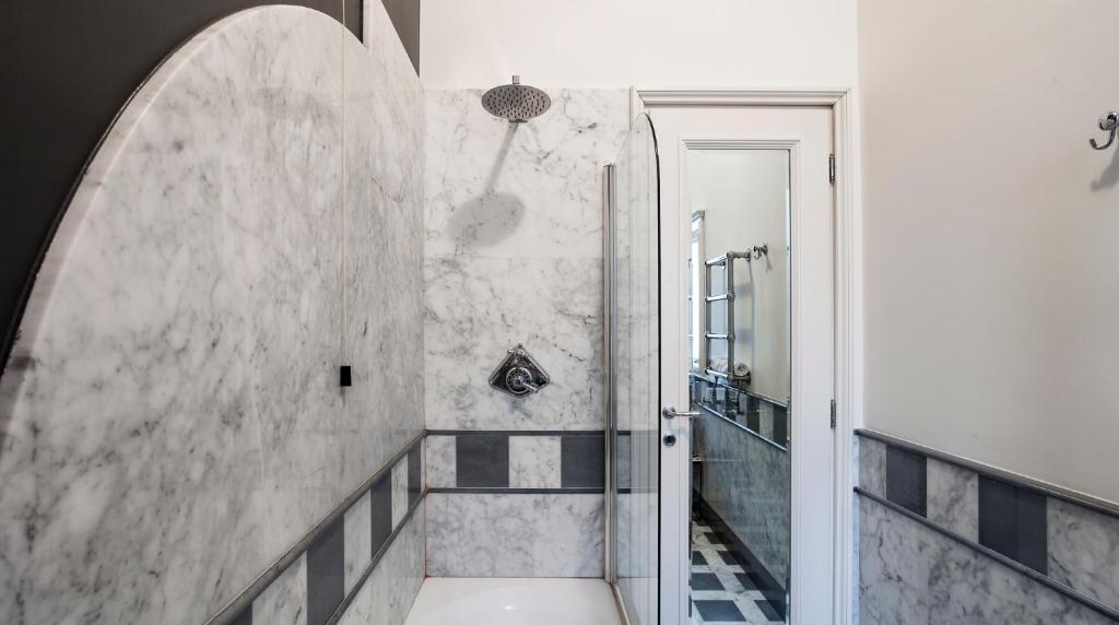 Łazienka w obiekcie Luxury Maison Letizia Piazza di Spagna