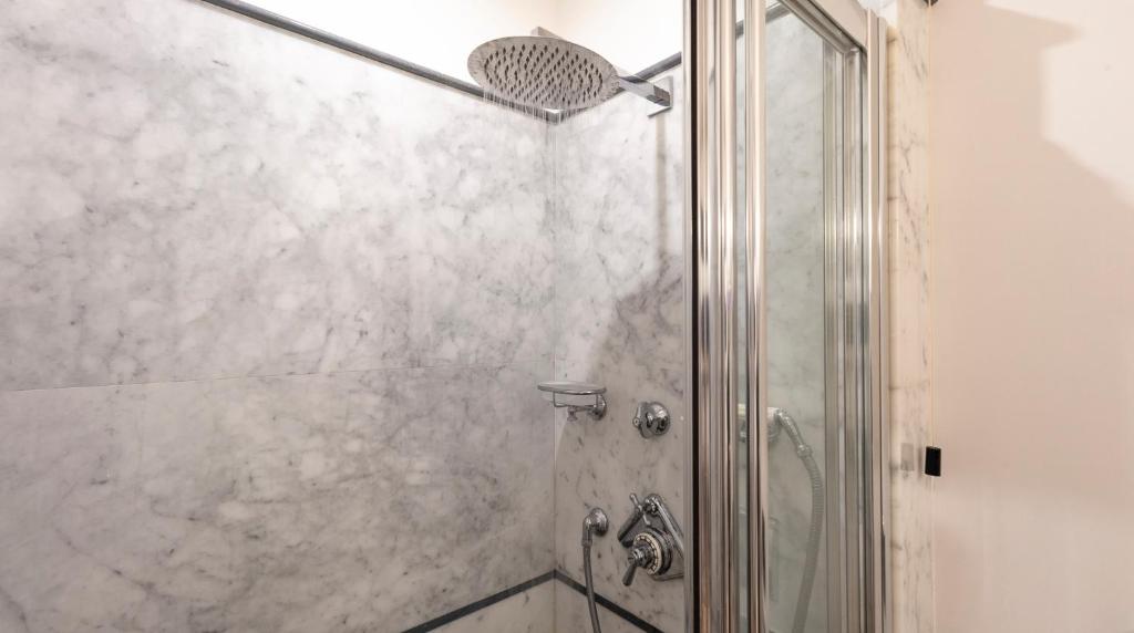 Łazienka w obiekcie Luxury Maison Letizia Piazza di Spagna