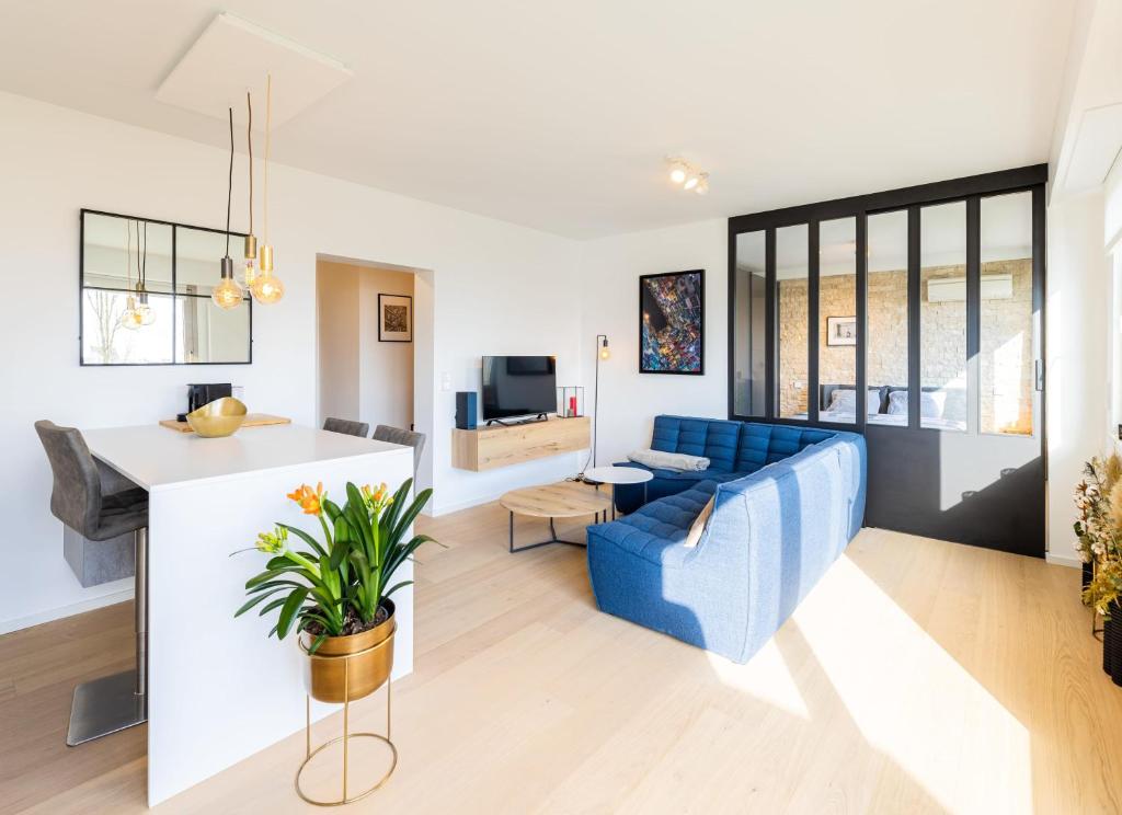 Italian Design Penthouse - City View ID21
