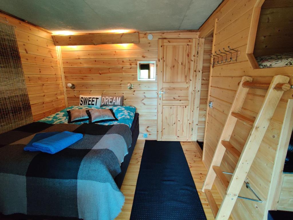 Lapuanjoen Rantakeidas - Triple Room With Private Bathroom