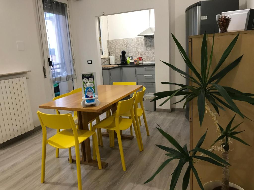 Kuchyňa alebo kuchynka v ubytovaní ATTICO LIVORNO Bed & Relax