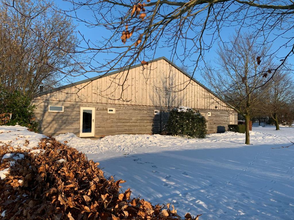 Karibu de Stallen (met Sauna en Stoom douche) - Two-Bedroom House