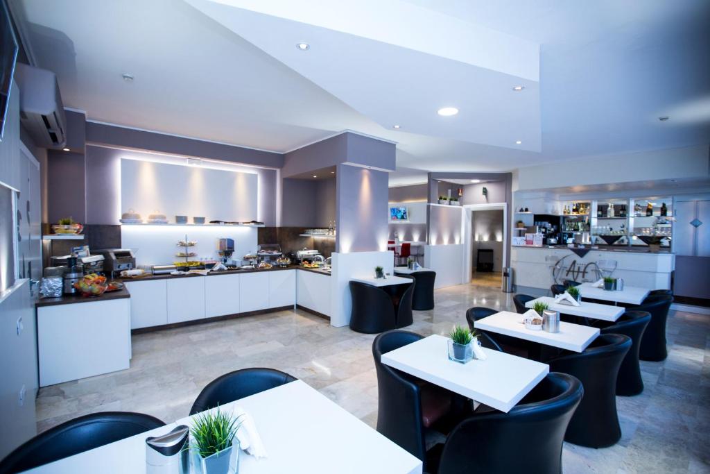 Agape Hotel AA Hotels - Resim 4