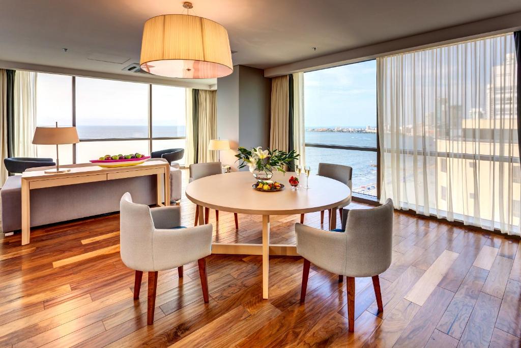Posezení v ubytování Hotel InterContinental Cartagena by IHG